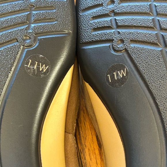 Easy Spirit Tan Leather Adjustable Strap Sandals Size 11W - Picture 4 of 10